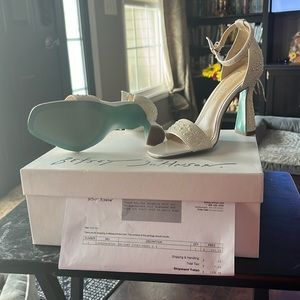 Betsey Johnson - Dani Ivory Wedding Heels/Size 6.5 / Brand New/Never Worn